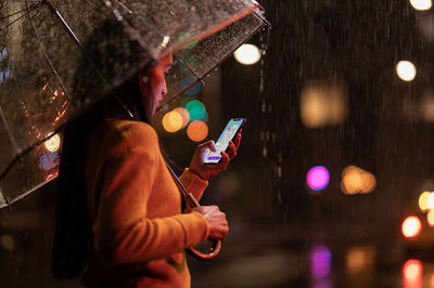 Apple-iPhone-Xs-Max-lifestyle-09122018tibi.jpg