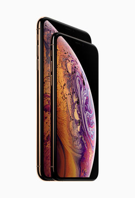 Apple-iPhone-Xs-line-up-front-face-09122018tibi.jpg